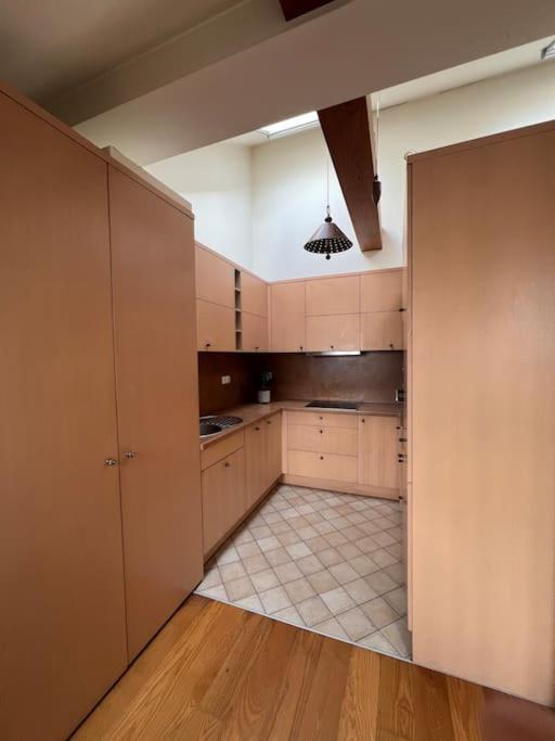 Old Town Apartment With Free Parking Вильнюс Экстерьер фото