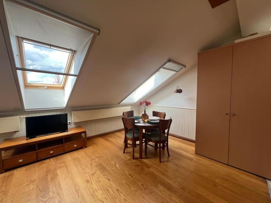 Old Town Apartment With Free Parking Вильнюс Экстерьер фото